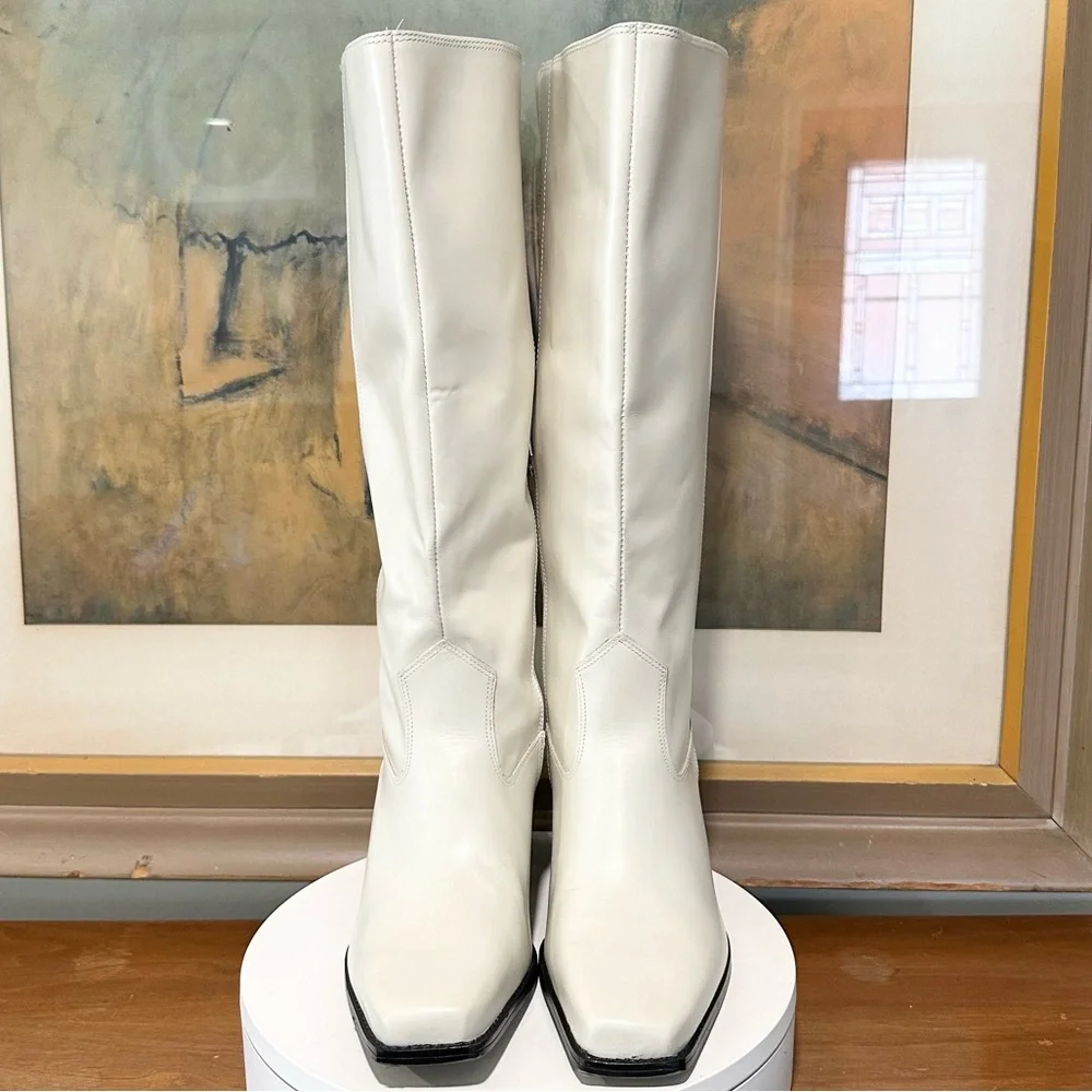 🌸VINCE CAMUTO 🌸 Sangeti Extra Wide Calf Boot Off White Size: 11W